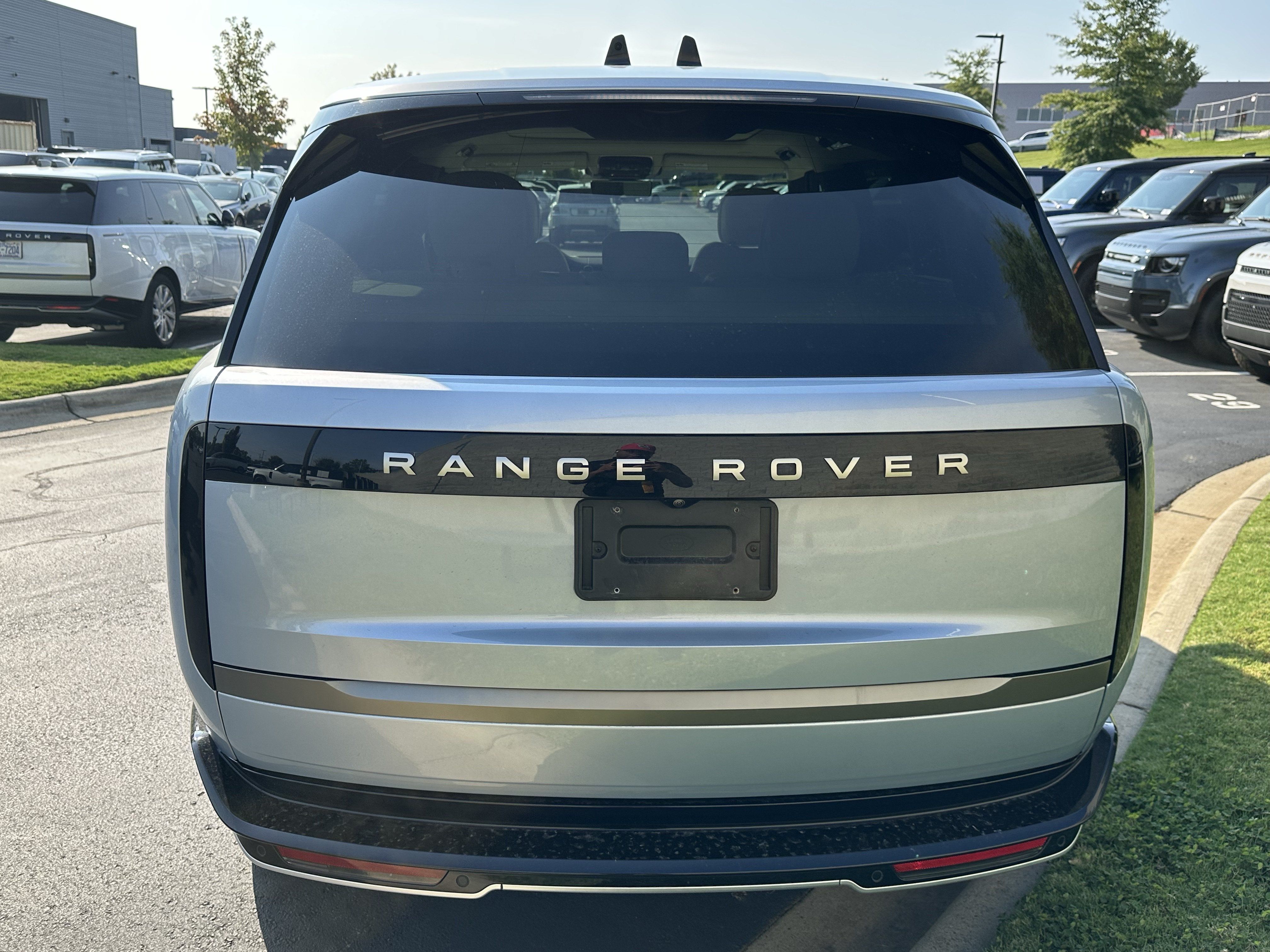Certified 2025 Land Rover Range Rover SE AWD/4WD image 6