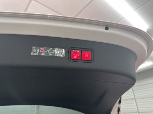 New 2026 Mercedes-Benz GLC 300 image 25