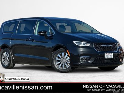 Used 2024 Chrysler Pacifica Limited
