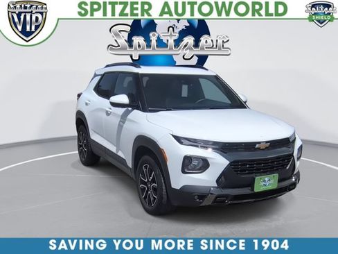 Used 2023 Chevrolet TrailBlazer ACTIV w/ Sun and Liftgate Package AWD/4WD image 2