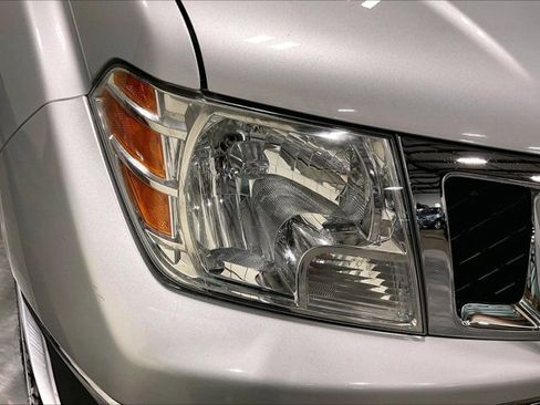 Used 2019 Nissan Frontier SL image 28