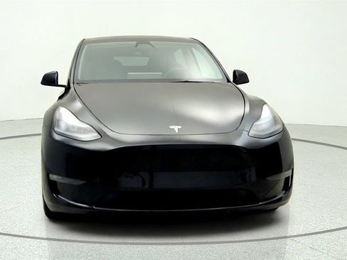 Used 2024 Tesla Model Y Long Range AWD/4WD image 2