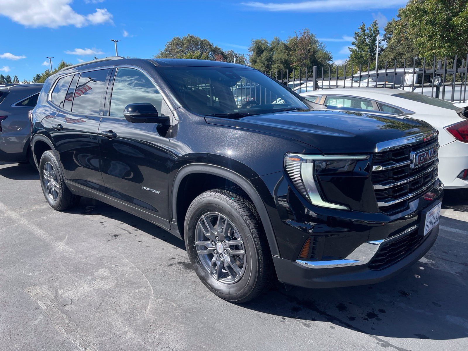 Used 2026 GMC Acadia Elevation FWD image 1