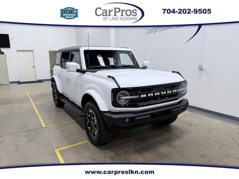Used 2023 Ford Bronco Outer Banks AWD/4WD image 1