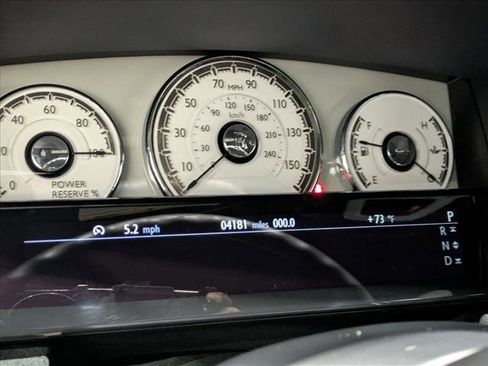 Used 2019 Rolls-Royce Dawn RWD image 10
