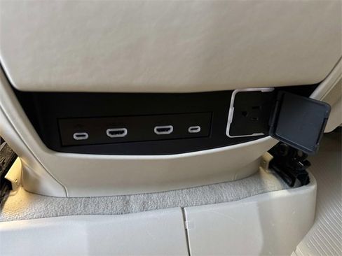 Used 2021 Cadillac Escalade Sport Platinum w/ LPO, ONYX Package image 18