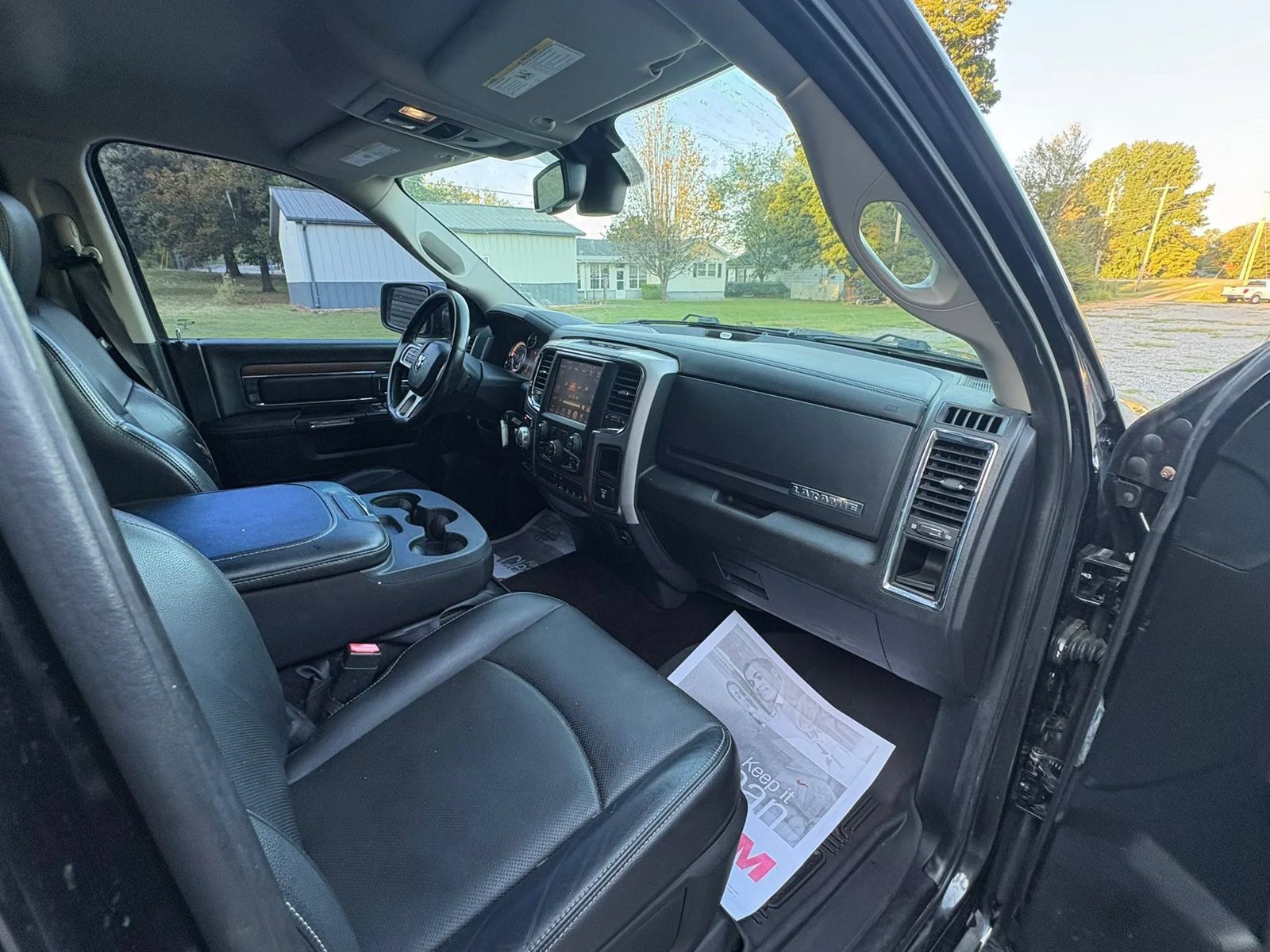 Used 2016 RAM 1500 Laramie AWD/4WD image 10