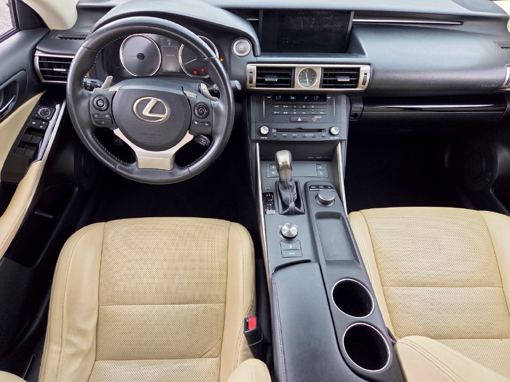 Used 2015 Lexus IS 250 w/ Premium Package RWD image 7