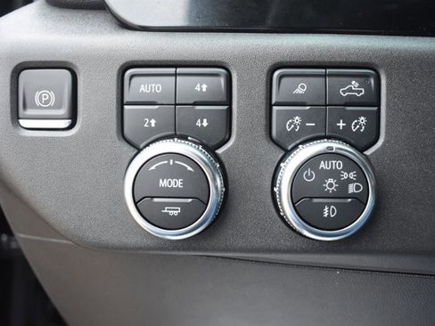 Used 2023 GMC Sierra 1500 SLT w/ SLT Premium Plus Package image 32