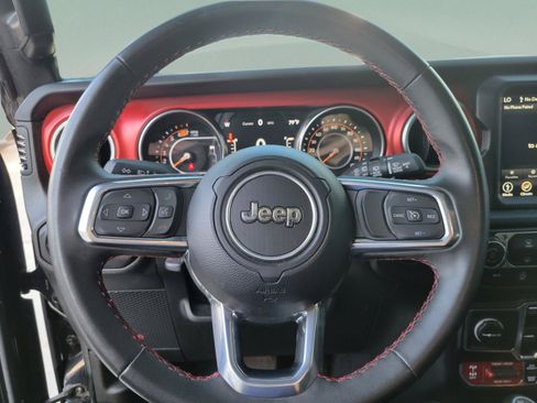 Used 2023 Jeep Wrangler Unlimited Rubicon AWD/4WD image 18