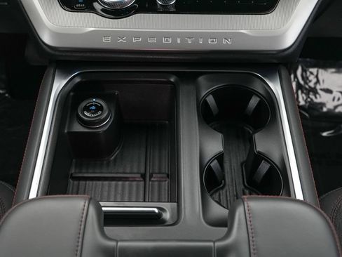 Certified 2025 Ford Expedition Active AWD/4WD image 17