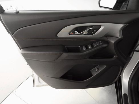 Used 2021 Chevrolet Traverse LT AWD/4WD image 10