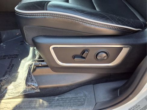 Used 2025 RAM 1500 Laramie AWD/4WD image 22