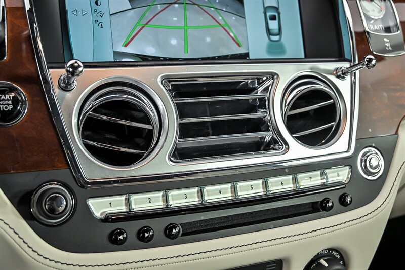 Used 2015 Rolls-Royce Wraith RWD image 33