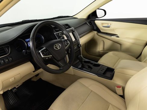 Used 2017 Toyota Camry XLE w/ Advanced Technology Package FWD image 14