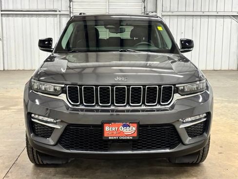 Used 2023 Jeep Grand Cherokee Limited AWD/4WD image 2