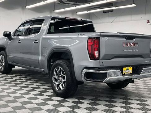 Used 2025 GMC Sierra 1500 SLE AWD/4WD image 2
