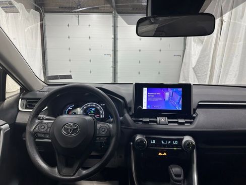 Used 2025 Toyota RAV4 LE AWD/4WD image 16