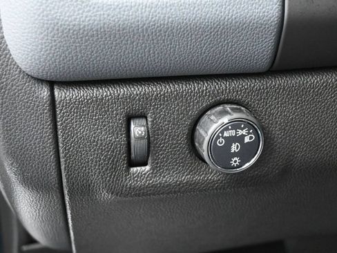 Used 2019 Chevrolet Colorado Z71 RWD image 16