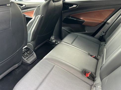 Used 2022 Volkswagen ID.4 Pro S image 12