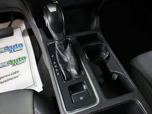 Used 2019 Ford Escape SE image 37