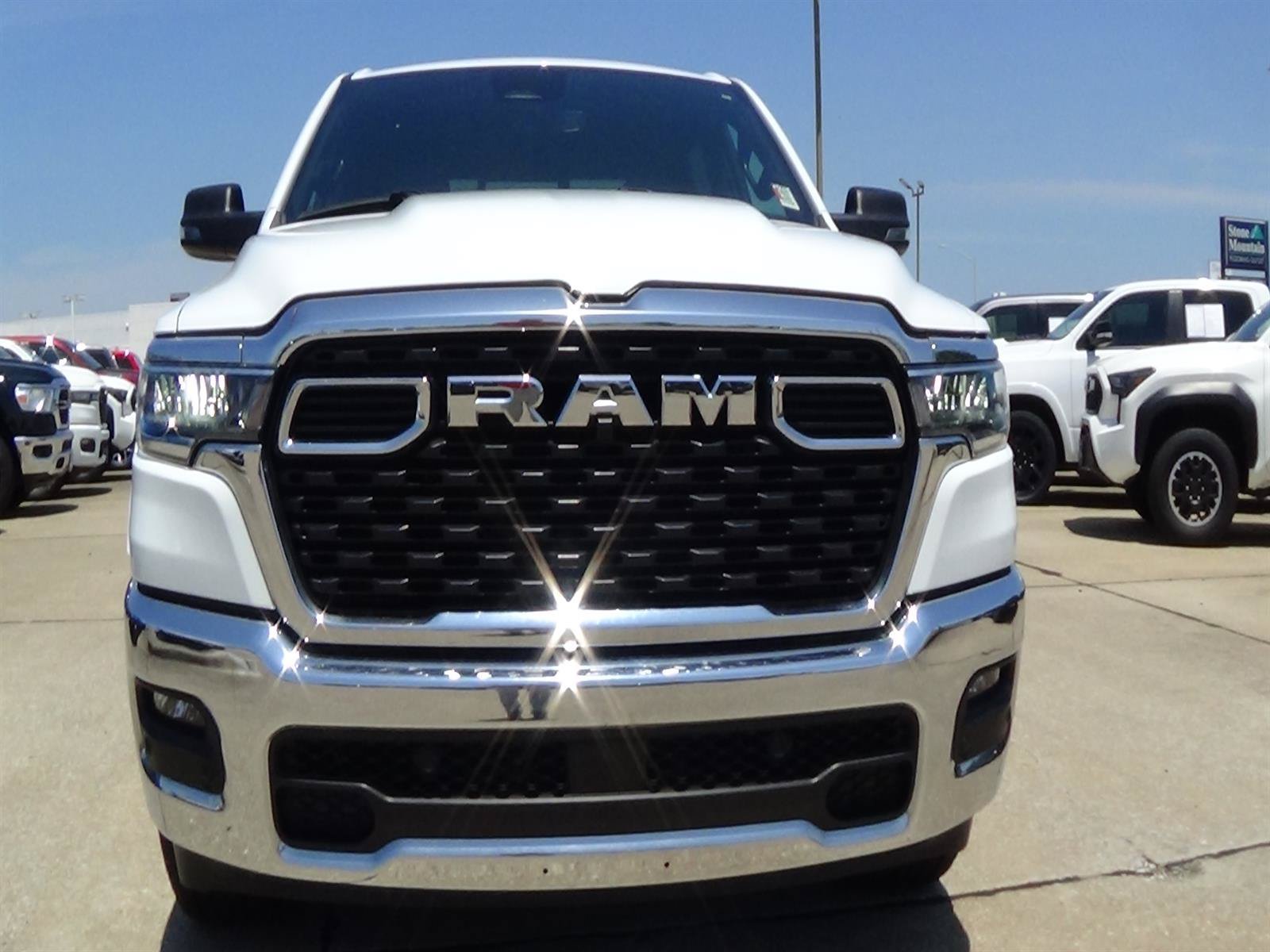 Used 2025 RAM 1500 Big Horn AWD/4WD image 3