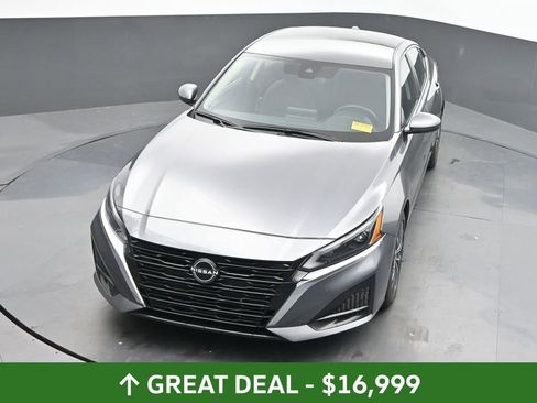 Used 2023 Nissan Altima 2.5 SV image 35