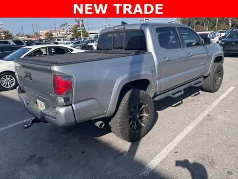 Used 2016 Toyota Tacoma Limited image 8