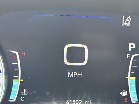 Used 2024 Chrysler Pacifica Touring-L FWD image 21