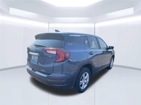 Used 2024 GMC Terrain SLE AWD/4WD image 8