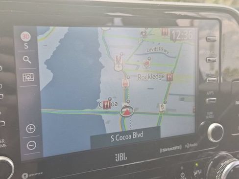 Used 2022 Toyota Highlander Limited FWD image 16
