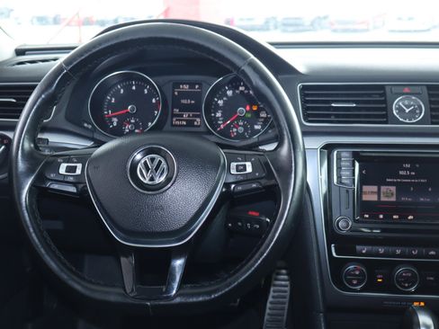 Used 2017 Volkswagen Passat 1.8T R-Line image 17