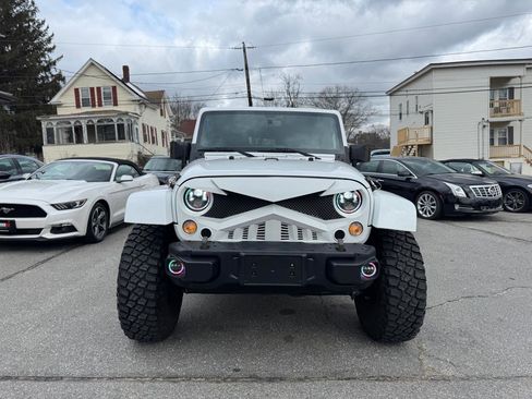 Used 2018 Jeep Wrangler Unlimited Sport image 4