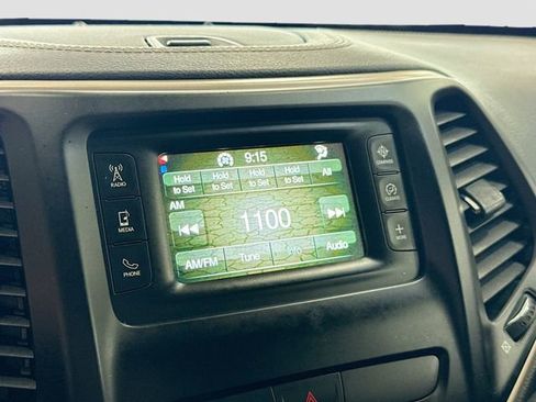 Used 2016 Jeep Cherokee Latitude image 13