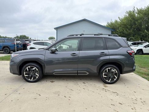 Used 2025 Subaru Forester Limited AWD/4WD image 3