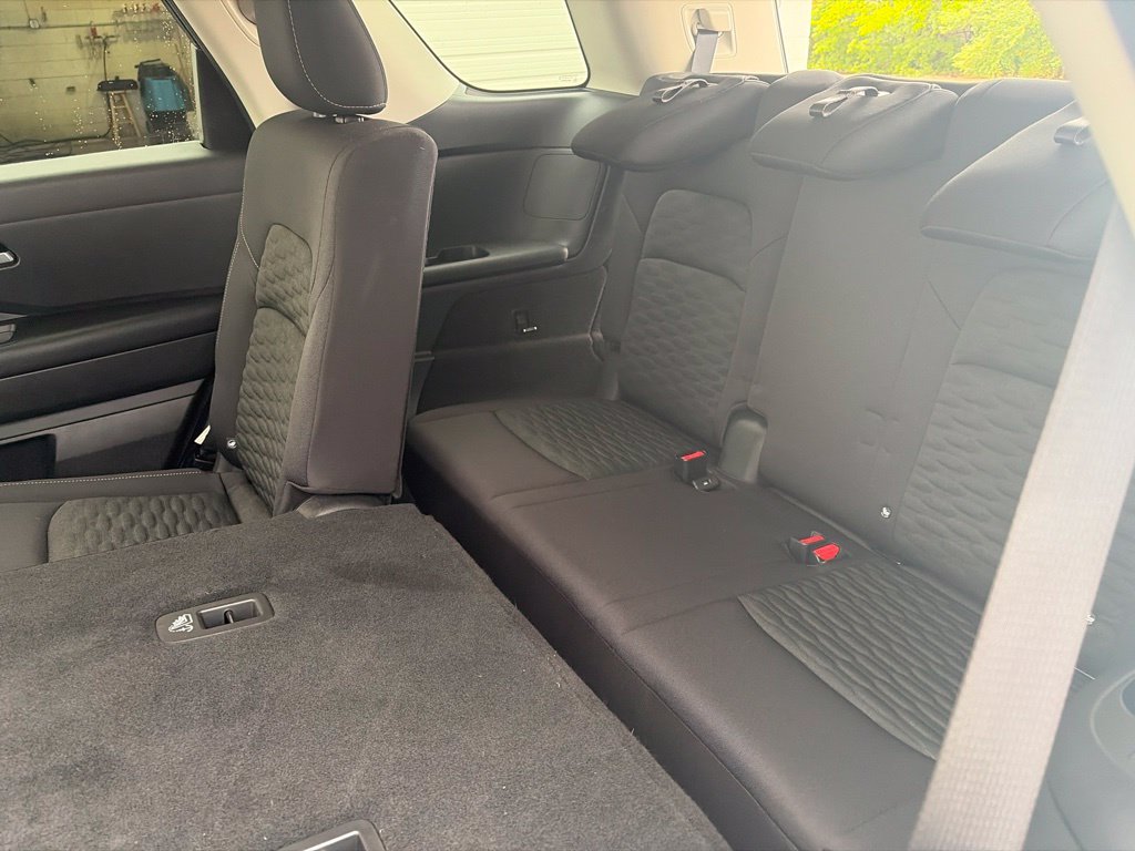 Used 2022 Nissan Pathfinder SV FWD image 19