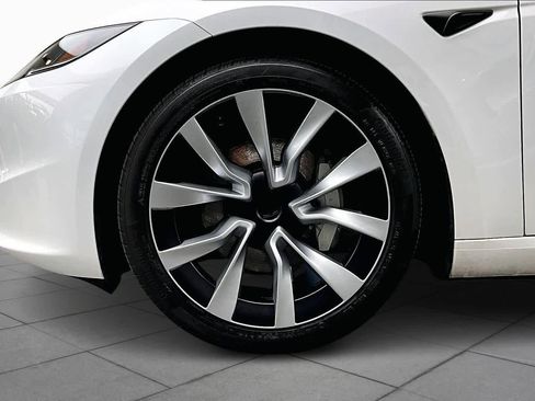 Used 2024 Tesla Model 3 Standard Range image 10