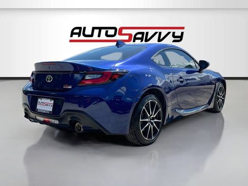 Used 2023 Toyota GR86 RWD image 7