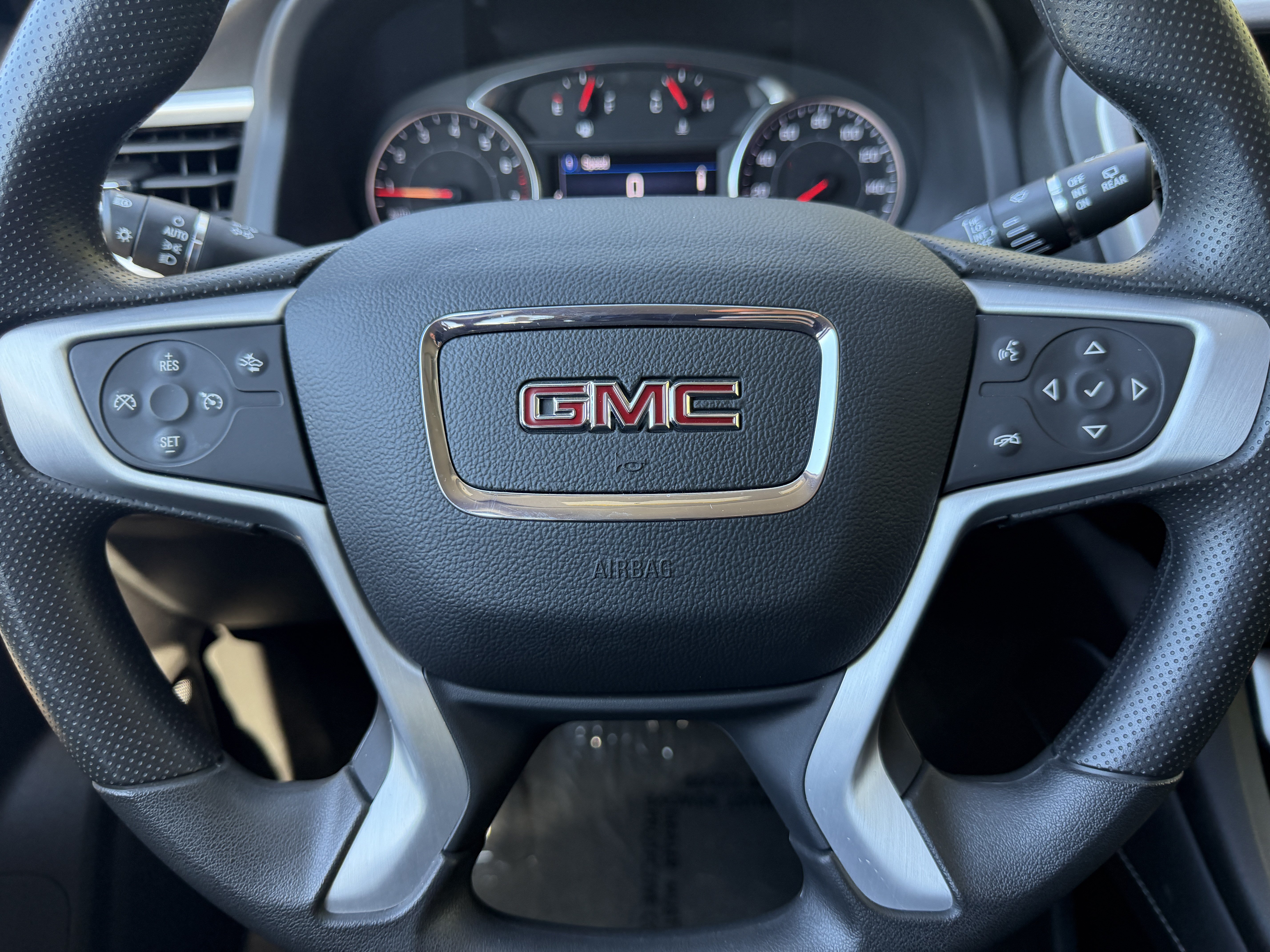 Used 2023 GMC Acadia SLE FWD image 32