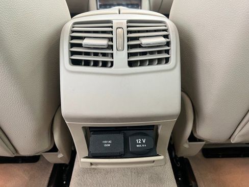 Used 2014 Mercedes-Benz E 350 4MATIC Sedan image 39