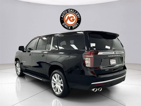 Used 2022 Chevrolet Suburban High Country image 5