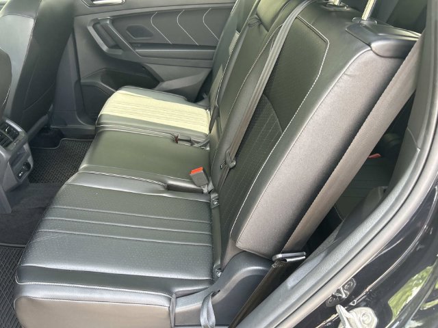 Used 2024 Volkswagen Tiguan SE R-Line FWD image 21