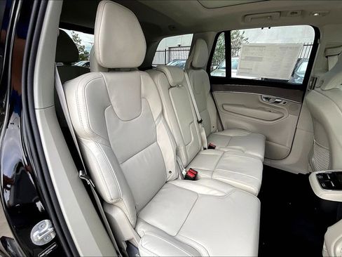 New 2026 Volvo XC90 B5 Ultra w/ Protection Package Premier image 17