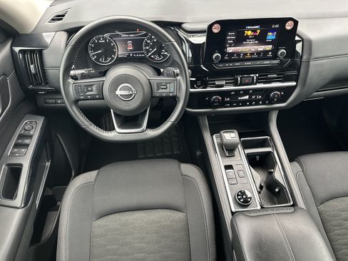 Used 2025 Nissan Pathfinder SV AWD/4WD image 24