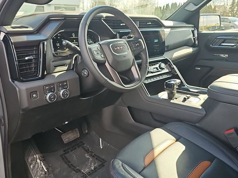 Used 2025 GMC Sierra 1500 AT4 image 12
