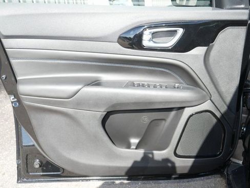 New 2026 Jeep Compass Limited image 13