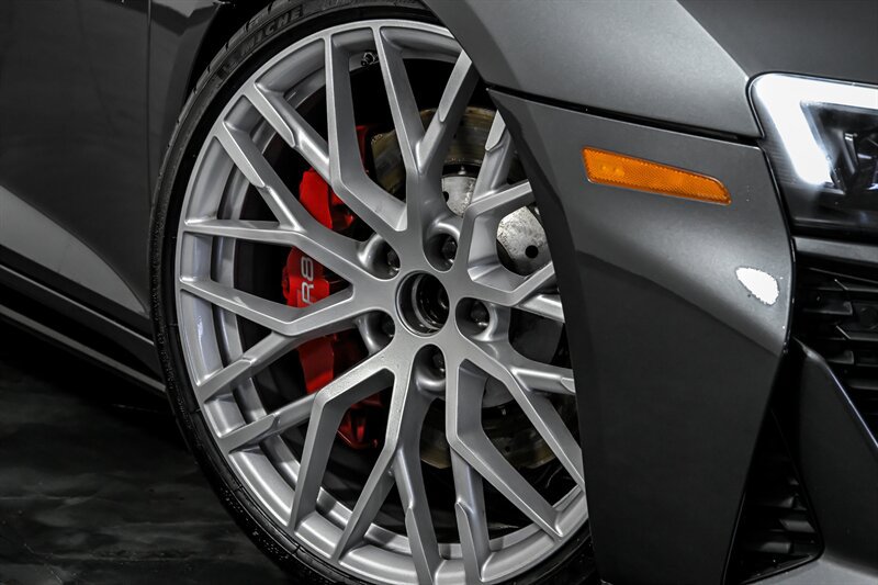 Used 2020 Audi R8 V10 w/ 20" Wheel Package AWD/4WD image 3