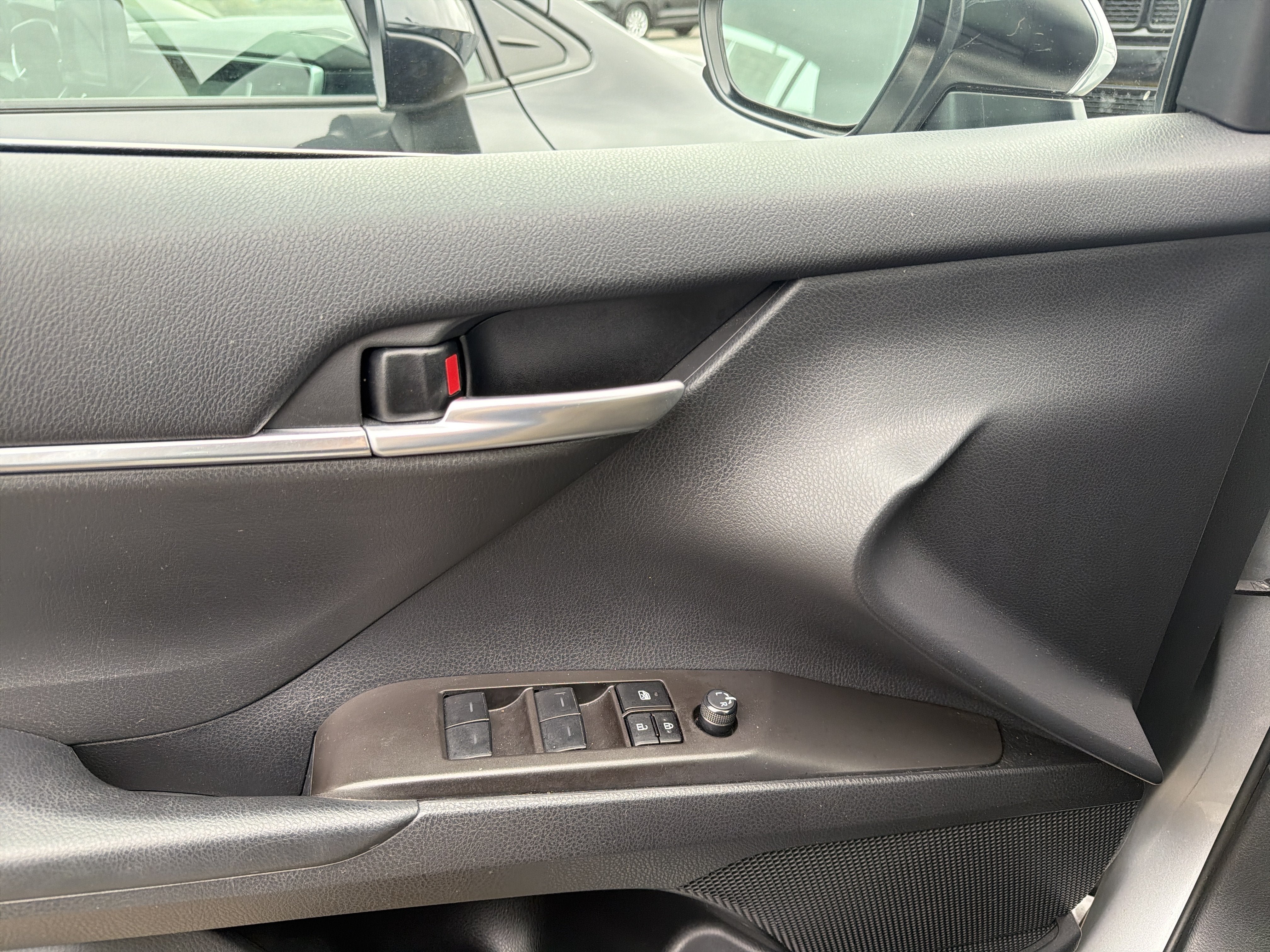 Used 2024 Toyota Camry LE FWD image 13