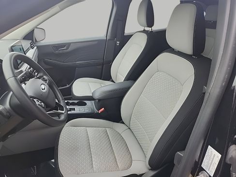 Certified 2023 Ford Escape Active AWD/4WD image 13