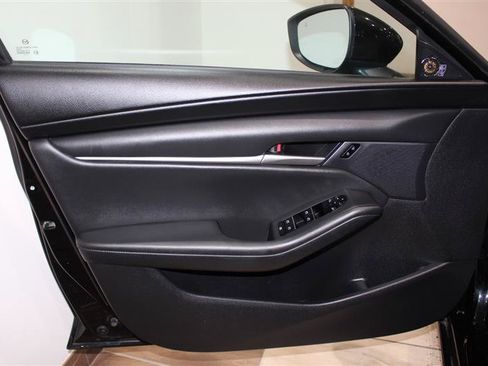 Used 2021 MAZDA MAZDA3 s FWD image 25